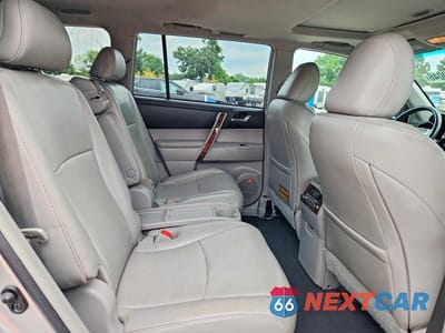 Zdjęcie 11 z 13 samochodu: 2011 TOYOTA HIGHLANDER LIMITED VIN:5TDDK3EH3BS092944 - miniatura