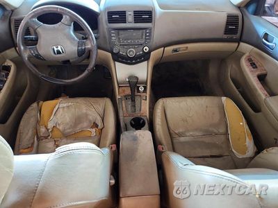 Zdjęcie 9 z 13 samochodu: 2005 HONDA ACCORD EX VIN:1HGCM66545A047476 - miniatura