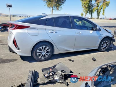 Trzecie zdjęcie samochodu z tyłu: 2021 TOYOTA PRIUS PRIME LIMITED VIN:JTDKAMFP3M3172089 - miniatura
