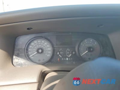 Zdjęcie 9 z 12 samochodu: 2008 MERCURY GRAND MARQUIS LS VIN:2MEFM75V98X630638 - miniatura