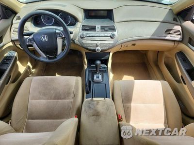 Zdjęcie 8 z 12 samochodu: 2010 HONDA ACCORD LX VIN:1HGCP2F39AA168030 - miniatura
