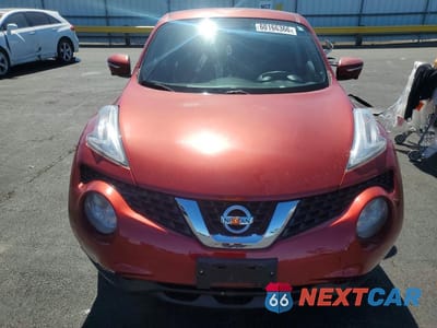 Piąte zdjęcie samochodu w środku: 2016 NISSAN JUKE SV VIN:JN8AF5MV5GT652809 - miniatura
