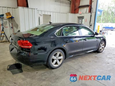 Trzecie zdjęcie samochodu z tyłu: 2012 VOLKSWAGEN PASSAT SE VIN:1VWBP7A39CC006871 - miniatura