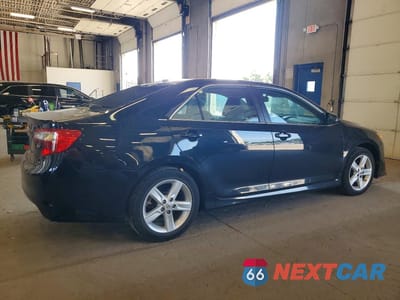 Trzecie zdjęcie samochodu z tyłu: 2013 TOYOTA CAMRY SE VIN:4T1BF1FK4DU725519 - miniatura