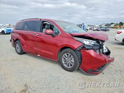 Czwarte zdjęcie samochodu z boku: 2026 TOYOTA SIENNA XLE 8-PASSENGER VIN:5TDYRKEC2TS308960 - miniatura