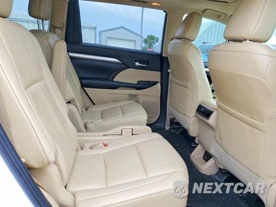 Zdjęcie 10 z 12 samochodu: 2019 TOYOTA HIGHLANDER XLE VIN:5TDKZRFH6KS569872 - miniatura