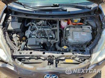 Zdjęcie 11 z 12 samochodu: 2014 TOYOTA PRIUS C THREE VIN:JTDKDTB35E1073436 - miniatura