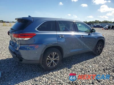 Trzecie zdjęcie samochodu z tyłu: 2019 TOYOTA HIGHLANDER LE PLUS VIN:5TDZZRFH2KS330611 - miniatura