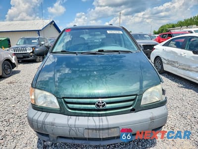Piąte zdjęcie samochodu w środku: 2002 TOYOTA SIENNA LE VIN:4T3ZF13C02U472621 - miniatura
