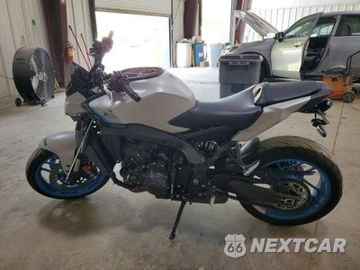 Trzecie zdjęcie samochodu z tyłu: 2025 YAMAHA MT09 SP VIN:JYARN94E7SA003571 - miniatura