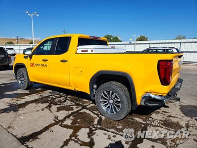 Drugie zdjęcie samochodu z przodu: 2023 GMC SIERRA K1500 VIN:1GTRUAEKXPZ223261 - miniatura