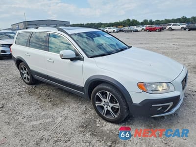 Czwarte zdjęcie samochodu z boku: 2014 VOLVO XC70 T6 VIN:YV4902BZ8E1181328 - miniatura