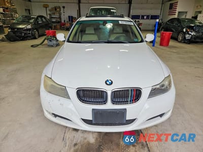Piąte zdjęcie samochodu w środku: 2011 BMW 328 I SULEV VIN:WBAPH5G56BNM74799 - miniatura