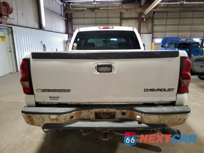 Zdjęcie 6 z 13 samochodu: 2005 CHEVROLET SILVERADO K2500 HEAVY DUTY VIN:1GCHK23295F911342 - miniatura