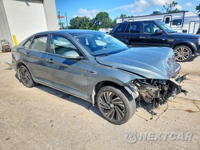 Czwarte zdjęcie samochodu z boku: 2019 VOLKSWAGEN JETTA SEL PREMIUM VIN:3VWG57BU1KM142153 - miniatura