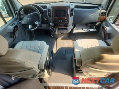Piąte zdjęcie samochodu w środku: 2014 MERCEDES-BENZ SPRINTER 3500 RV VIN:WD3PF4CD2E5870095 - miniatura