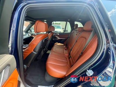 Zdjęcie 7 z 14 samochodu: 2024 BMW X5 M60I VIN:5UX33EU03R9T09335 - miniatura