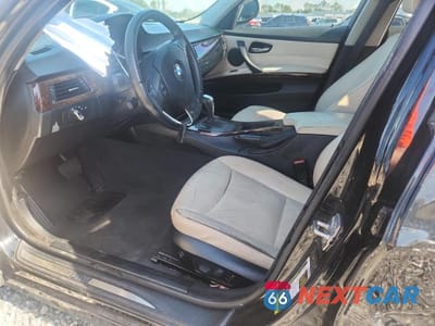 Zdjęcie 7 z 12 samochodu: 2010 BMW 328 I VIN:WBAPH7G52ANM53376 - miniatura