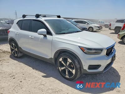 Czwarte zdjęcie samochodu z boku: 2019 VOLVO XC40 T5 MOMENTUM VIN:YV4162XZ8K2014946 - miniatura