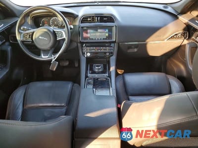Zdjęcie 8 z 12 samochodu: 2018 JAGUAR F-PACE PRESTIGE VIN:SADCK2FN8JA255260 - miniatura