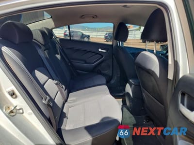 Zdjęcie 10 z 12 samochodu: 2018 KIA FORTE LX VIN:3KPFL4A75JE171307 - miniatura