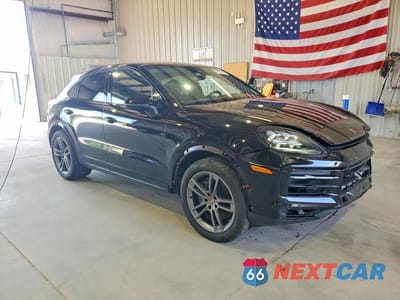 Czwarte zdjęcie samochodu z boku: 2026 PORSCHE CAYENNE COUPE VIN:WP1BA2AY9TDA35072 - miniatura