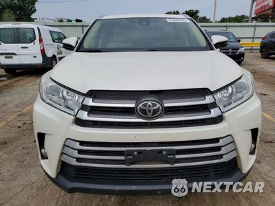 Piąte zdjęcie samochodu w środku: 2019 TOYOTA HIGHLANDER XLE VIN:5TDKZRFH6KS569872 - miniatura