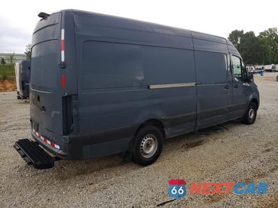 Trzecie zdjęcie samochodu z tyłu: 2019 MERCEDES-BENZ SPRINTER 2500/3500 DELIVERY VAN VIN:WD4PF1CD0KP134220 - miniatura