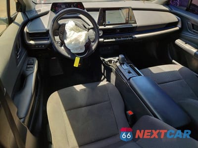 Zdjęcie 8 z 13 samochodu: 2023 TOYOTA PRIUS XLE VIN:JTDACAAU4P3008002 - miniatura