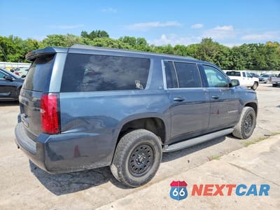 Trzecie zdjęcie samochodu z tyłu: 2020 CHEVROLET SUBURBAN C1500 LT VIN:1GNSCHKC8LR153450 - miniatura