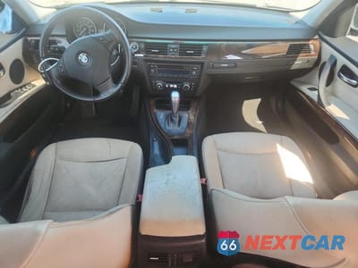 Zdjęcie 8 z 12 samochodu: 2010 BMW 328 I VIN:WBAPH7G52ANM53376 - miniatura