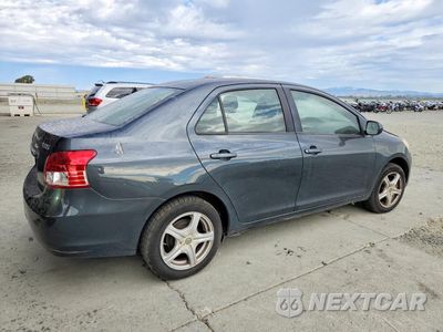 Trzecie zdjęcie samochodu z tyłu: 2010 TOYOTA YARIS BASE VIN:JTDBT4K34A1377358 - miniatura