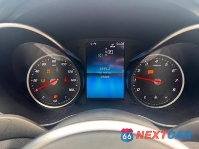 Zdjęcie 8 z 13 samochodu: 2019 MERCEDES-BENZ C 300 4MATIC VIN:55SWF8EB5KU305546 - miniatura
