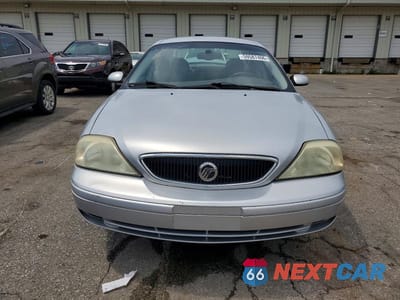 Piąte zdjęcie samochodu w środku: 2002 MERCURY SABLE GS VIN:1MEFM50U82A634005 - miniatura