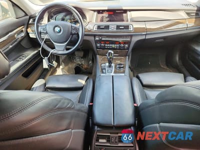 Zdjęcie 8 z 12 samochodu: 2014 BMW 750 LI VIN:WBAYE8C54ED136476 - miniatura