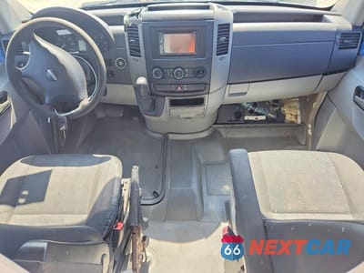 Zdjęcie 8 z 12 samochodu: 2010 FREIGHTLINER SPRINTER 2 - FOOD TRUCK VIN:WDYPE7CC1A5486101 - miniatura