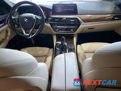 Zdjęcie 8 z 12 samochodu: 2018 BMW 530 XI VIN:WBAJA7C54JWC75032 - miniatura