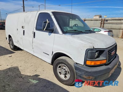 Czwarte zdjęcie samochodu z boku: 2005 GMC SAVANA G3500 VIN:1GTHG39U451251272 - miniatura