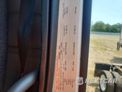Zdjęcie 12 z 13 samochodu: 2019 VOLVO VNL SEMI TRUCK VIN:4V4NC9EG9KN222229 - miniatura