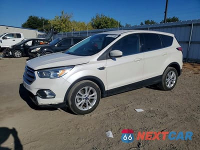2017 FORD ESCAPE 1FMCU0GD4HUD12123 - główne zdjęcie licytacji z USA - miniatura