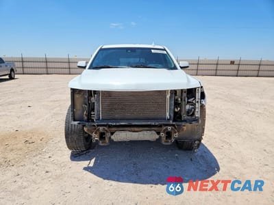 Piąte zdjęcie samochodu w środku: 2016 CHEVROLET SUBURBAN C1500 LT VIN:1GNSCHKC3GR143530 - miniatura