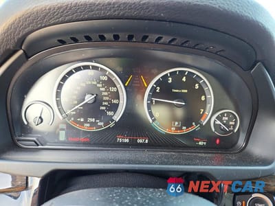 Zdjęcie 9 z 14 samochodu: 2015 BMW X5 XDRIVE35I VIN:5UXKR0C59F0K56893 - miniatura