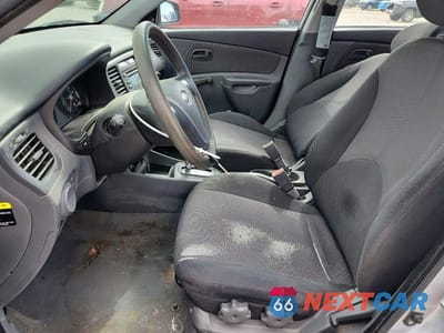 Zdjęcie 7 z 12 samochodu: 2008 KIA RIO BASE VIN:KNADE123186297320 - miniatura