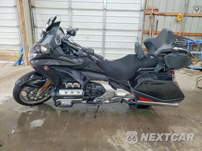 Trzecie zdjęcie samochodu z tyłu: 2019 HONDA GL1800 D VIN:JH2SC7956KK100657 - miniatura