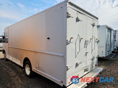 Drugie zdjęcie samochodu z przodu: 2015 FORD F59 DELIVERY TRUCK VIN:1F65F5KY6F0A10547 - miniatura