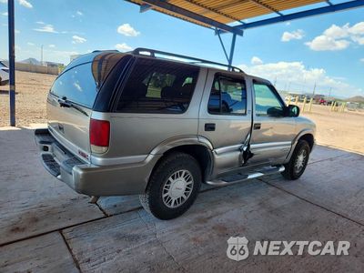 Trzecie zdjęcie samochodu z tyłu: 2001 GMC JIMMY VIN:1GKDT13W912217751 - miniatura