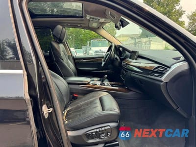 Zdjęcie 8 z 11 samochodu: 2015 BMW X5 XDRIVE50I VIN:5UXKR6C50F0J77597 - miniatura