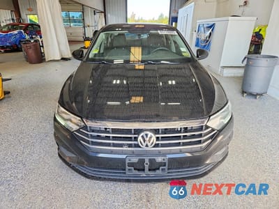 Piąte zdjęcie samochodu w środku: 2019 VOLKSWAGEN JETTA S VIN:3VWC57BU2KM072872 - miniatura