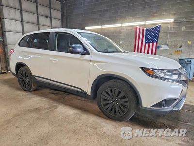 Czwarte zdjęcie samochodu z boku: 2019 MITSUBISHI OUTLANDER SE VIN:JA4AZ3A32KZ003673 - miniatura