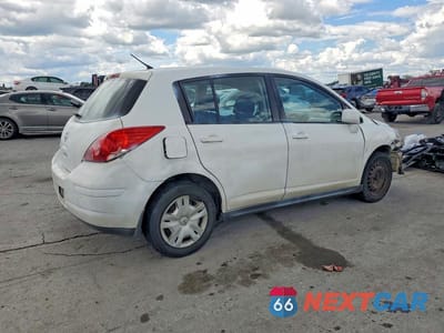 Trzecie zdjęcie samochodu z tyłu: 2012 NISSAN VERSA 1.8 S VIN:3N1BC1CP7CL360990 - miniatura